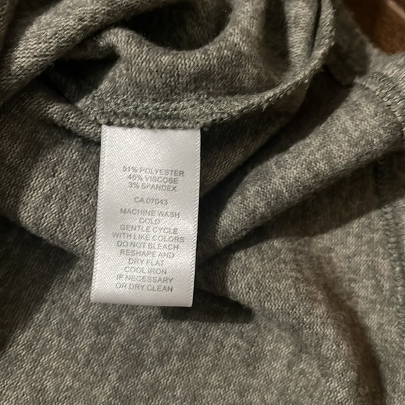 Cable & Gauge cowl neck knit. Medium - Picture 7 of 7